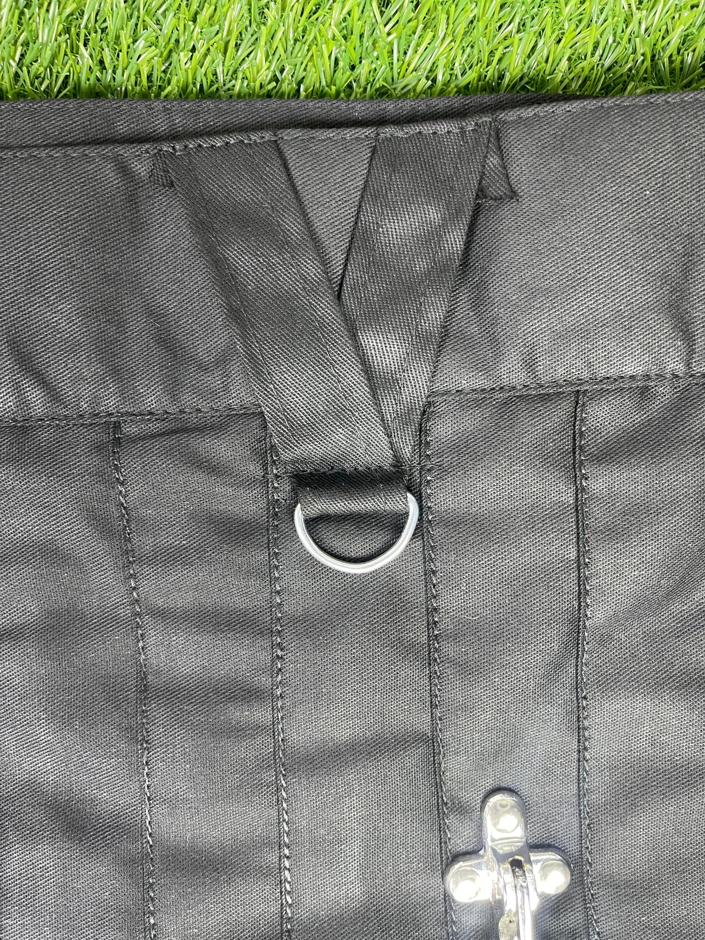 Black Men's Utility Kilt with Detachable Pockets | Modern Tactical & Hybrid Kilt