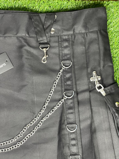 Black Men's Utility Kilt with Detachable Pockets | Modern Tactical & Hybrid Kilt
