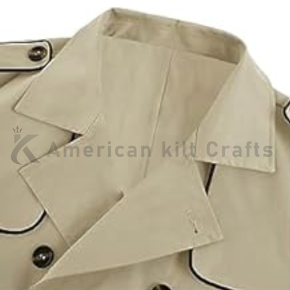 Close-up of men’s double-breasted trench coat showing the button closure, structured collar and refined military-style tailoring details.